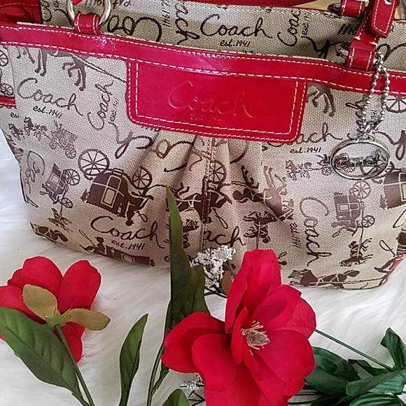 Coach Handbags - NWOT COACH HORSE & CARRIAGE